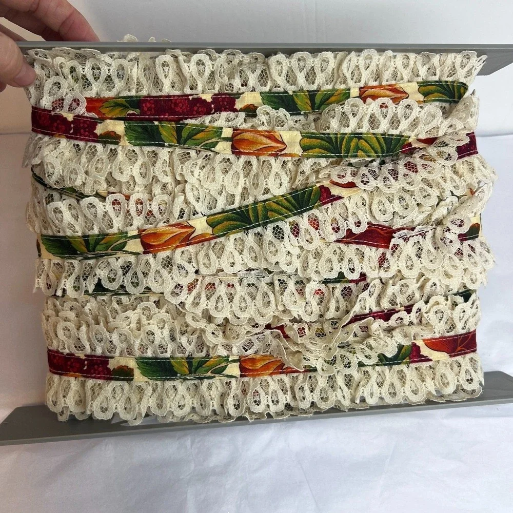 N/A vtg scalloped